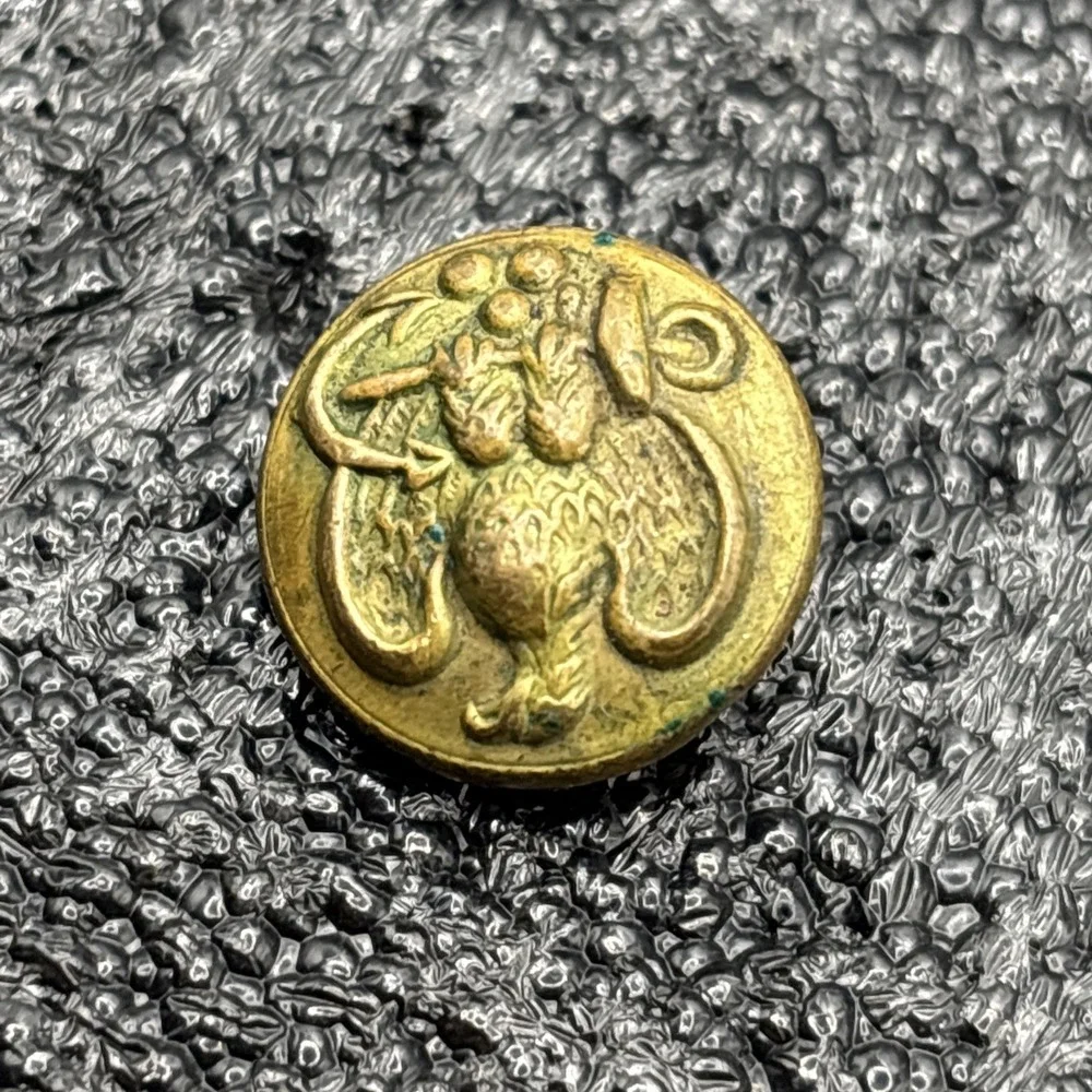 Antique Civil War‎ Union US Navy Brass Gilted Shank Button Eagle Holding Anchor